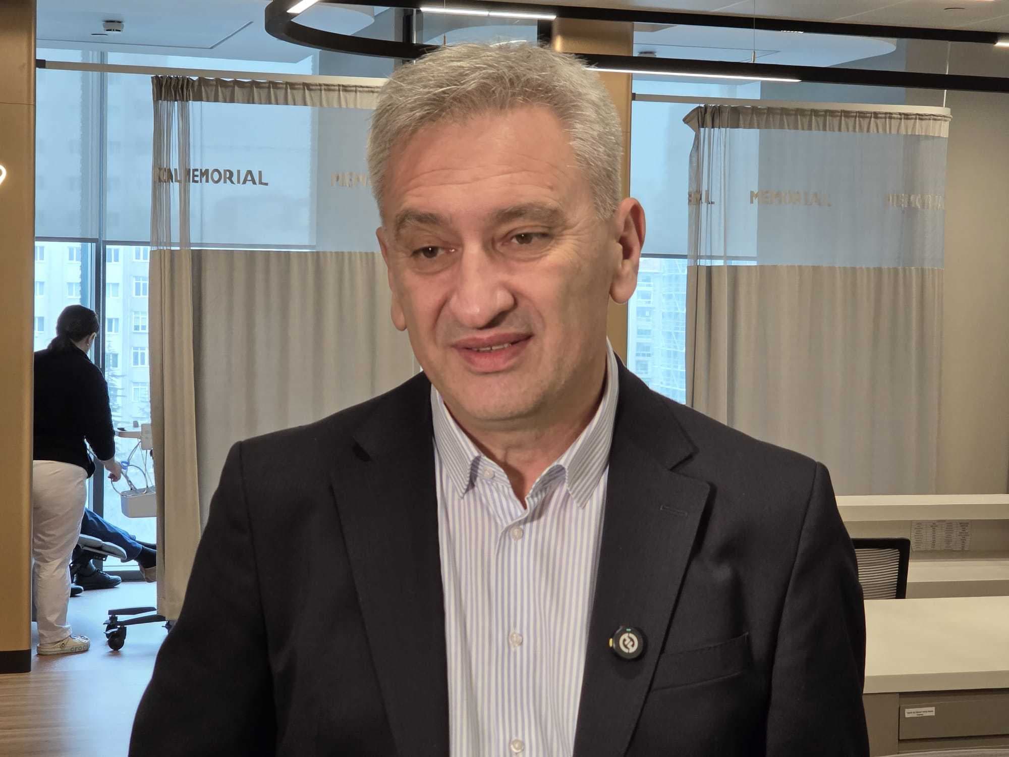 Mărturia unuia dintre cei mai cunoscuţi oncologi: Acum 20 de ani un cancer de grad 4 nu se vindeca. Astăzi foarte mulţi pacienţi s-au vindecat/ Când se vindecă îmi spun: ”Din toată această lecţie am învăţat să-mi elimin tot ce este în plus din viaţa mea”