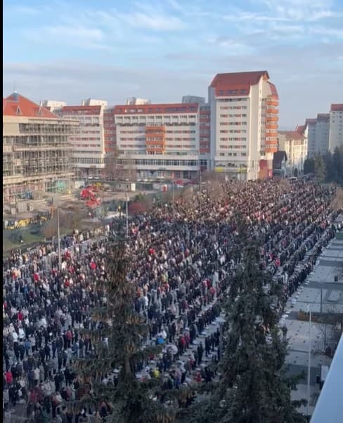 Mii de credincioşi catolici au participat la ceremonia de sfinţire a bucatelor, la Miercurea Ciuc/ Vicepreşedintele CJ Harghita: Ducem mai departe credinţa strămoşilor noştr - FOTO, VIDEO