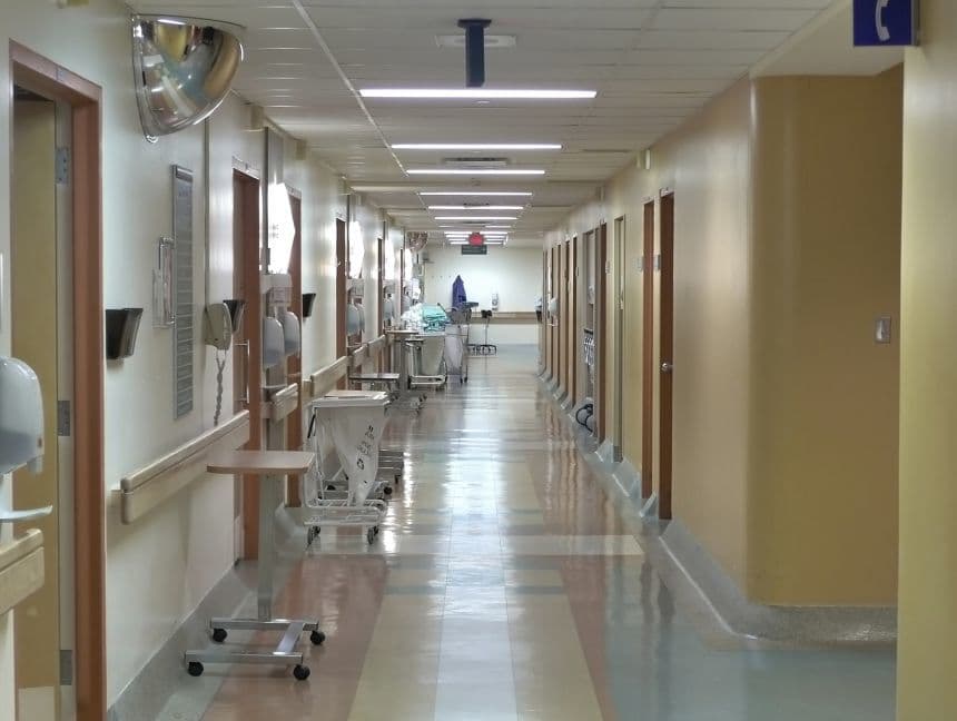Verificări ale DSP la Maternitatea Polizu, unde un nou-născut prematur a murit/ Medicul curant, amendat cu 2.000 de lei întrucât nu a făcut screeningul la internare/ A fost sesizat Colegiul Medicilor pentru aspecte privind un posibil caz de malpraxis