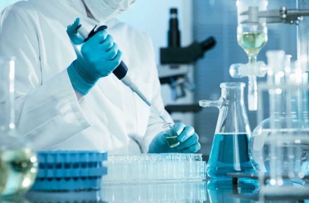 Analizele de laborator au confirmat existenţa bacteriei Salmonella enterica şi a stafilococului auriu în cazul focarului de toxiinfecţie alimentară apărut după o nuntă la un hotel din Iaşi