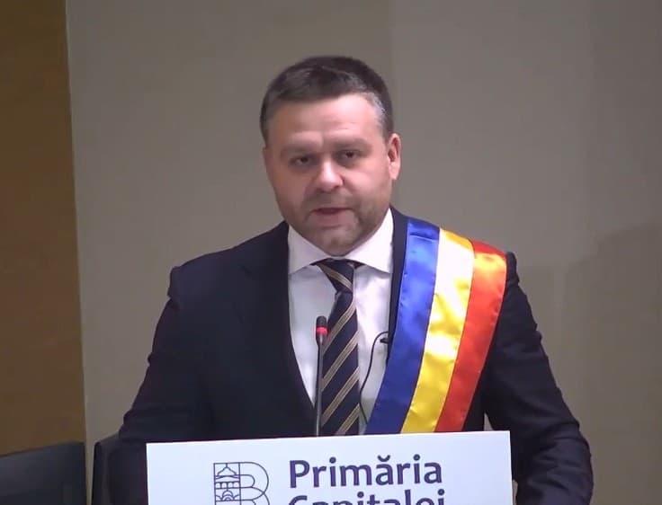 Primarul general al Capitalei: O să mai pun creşterea biletului pe ordinea de zi după ce văd că managementul STB va lua deciziile corecte. Nu ”creştem biletul, dar nu ne reformăm în interior”