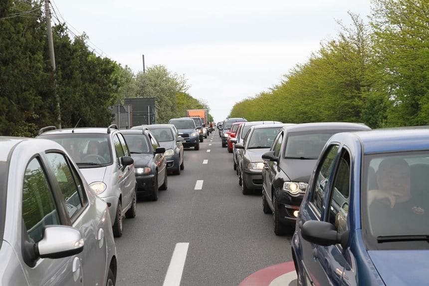 Trafic intens pe sensul spre Capitală al Autostrăzii A1 Bucureşti – Piteşti/ Rute alternative recomandate de poliţişti