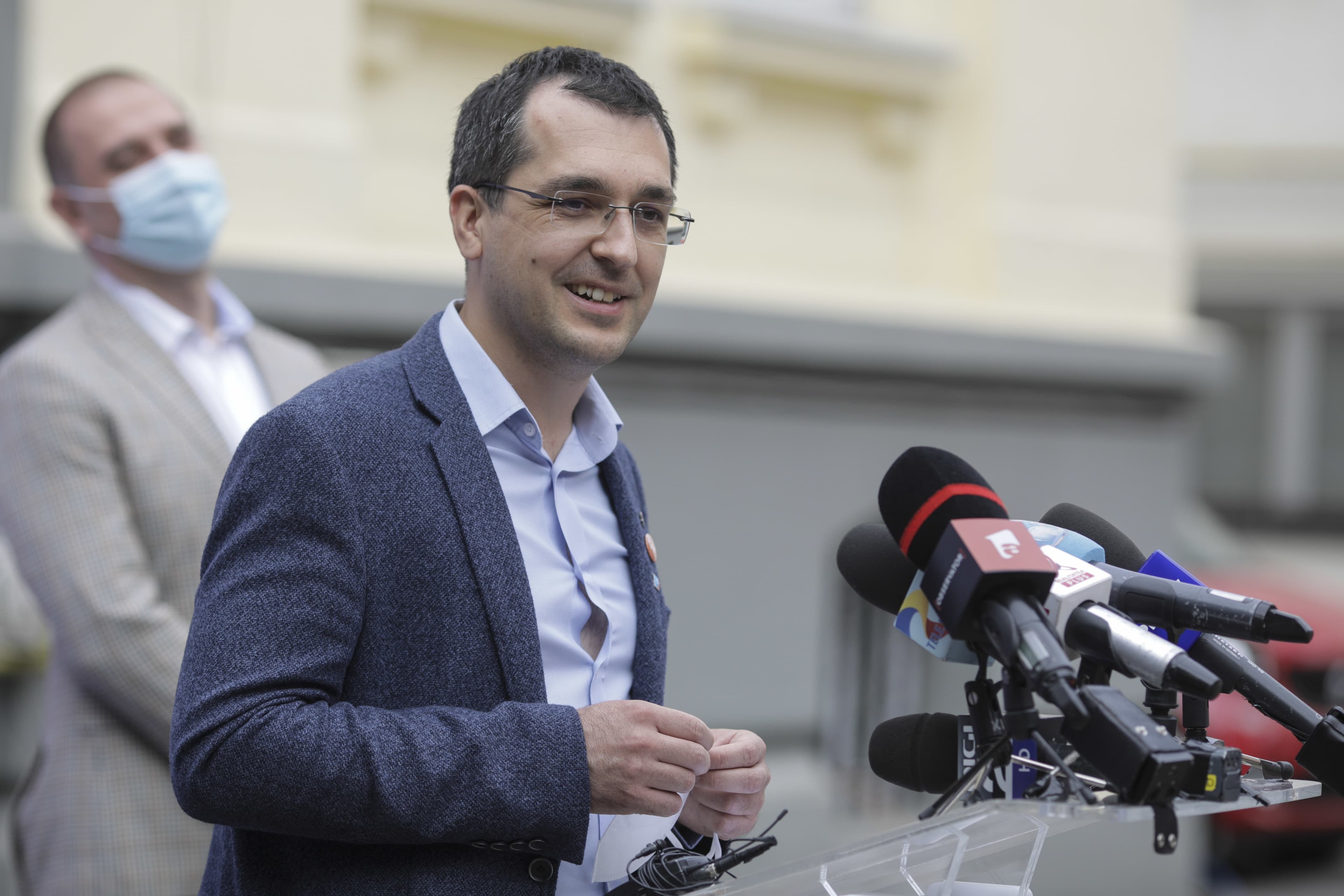 Dosarul Pfizer - Vlad Voiculescu: Domnii Rogobete şi Nazare au fost la Washington să negocieze cu Pfizer / Ce şi cum au negociat nu se ştie / Domnul Rafila încă nu a explicat de ce nu a acceptat oferta Pfizer de a închide contractul la jumătate din preţ