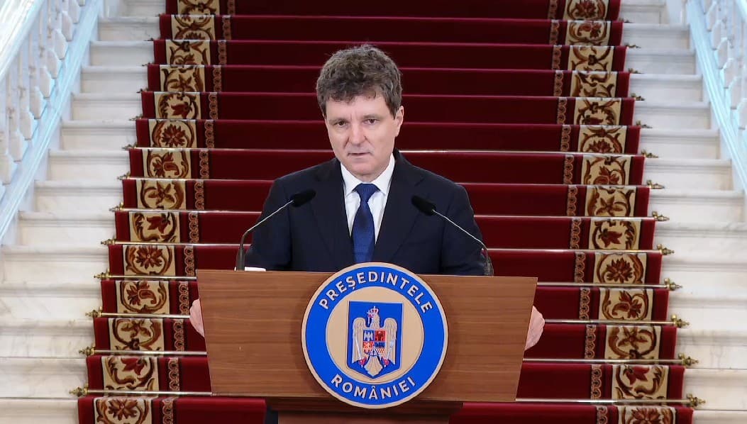 Nicuşor Dan a convocat o şedinţă pentru analizarea incidentului provocat de dronele marine care au explodat în Portul Constanţa şi în largul Mǎrii Negre şi pentru evaluarea măsurilor necesare pentru consolidarea apărării şi securităţii pe litoral
