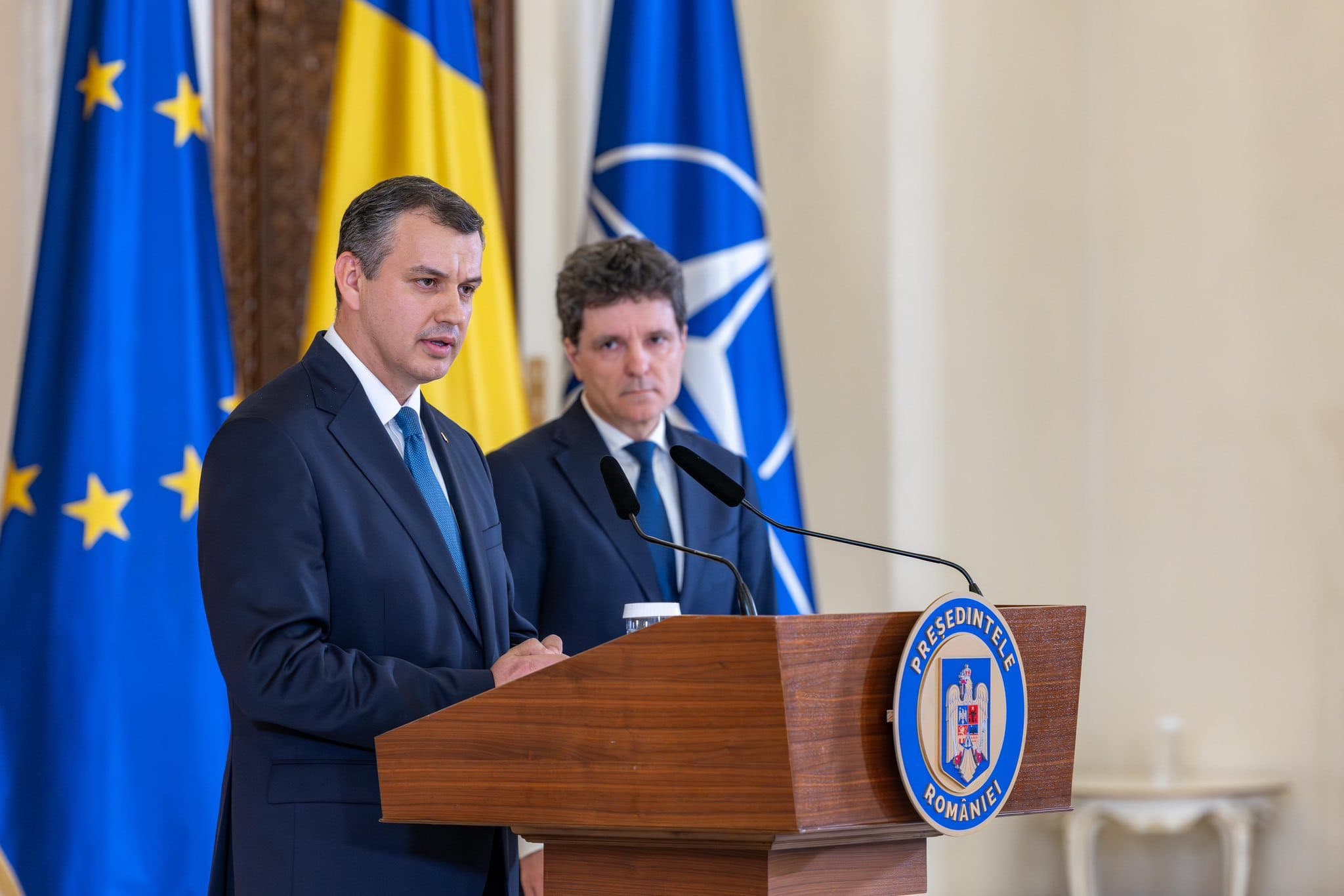 Premierul desemnat Eugen Tomac începe negocierile cu partidele, pentru susţinerea în Parlament / Luni, discuţii cu PNL, USR şi PSD