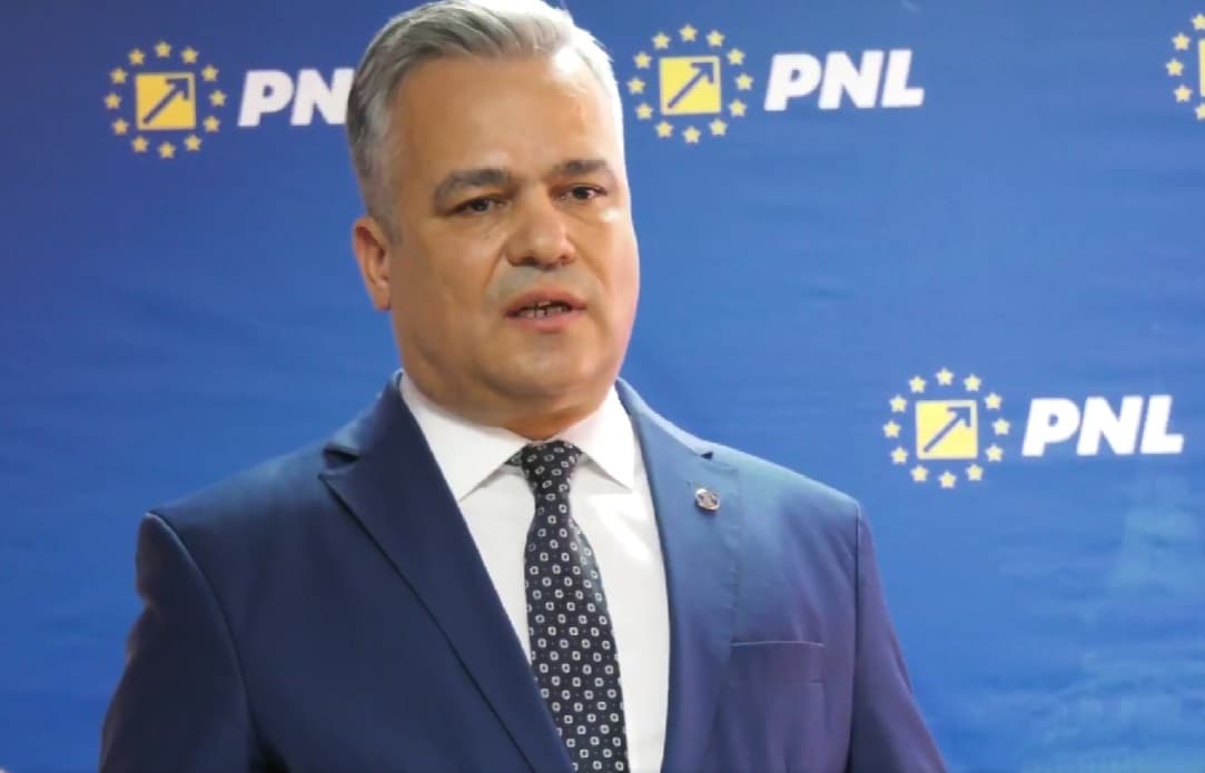 Cine e Adrian Veştea, noul premier desemnat