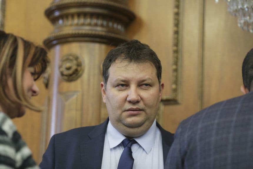 ADRIAN VEŞTEA, DESEMNAT PREMIER - Toma Petcu, preşedintele CJ Giurgiu: Adrian Veştea este soluţia prin care PNL poate păstra funcţia de prim-ministru şi poate contribui la asigurarea stabilităţii politice de care România are nevoie
