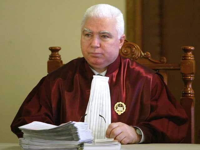 ADRIAN VEŞTEA, DESEMNAT PREMIER - Petre Lăzăroiu: Preşedintele nu are nicio obligaţie să facă noi consultări cu partidele pentru o renominalizare de premier. Le-a făcut deja, slavă Domnului! E primul lucru deştept pe care îl văd la acest preşedinte