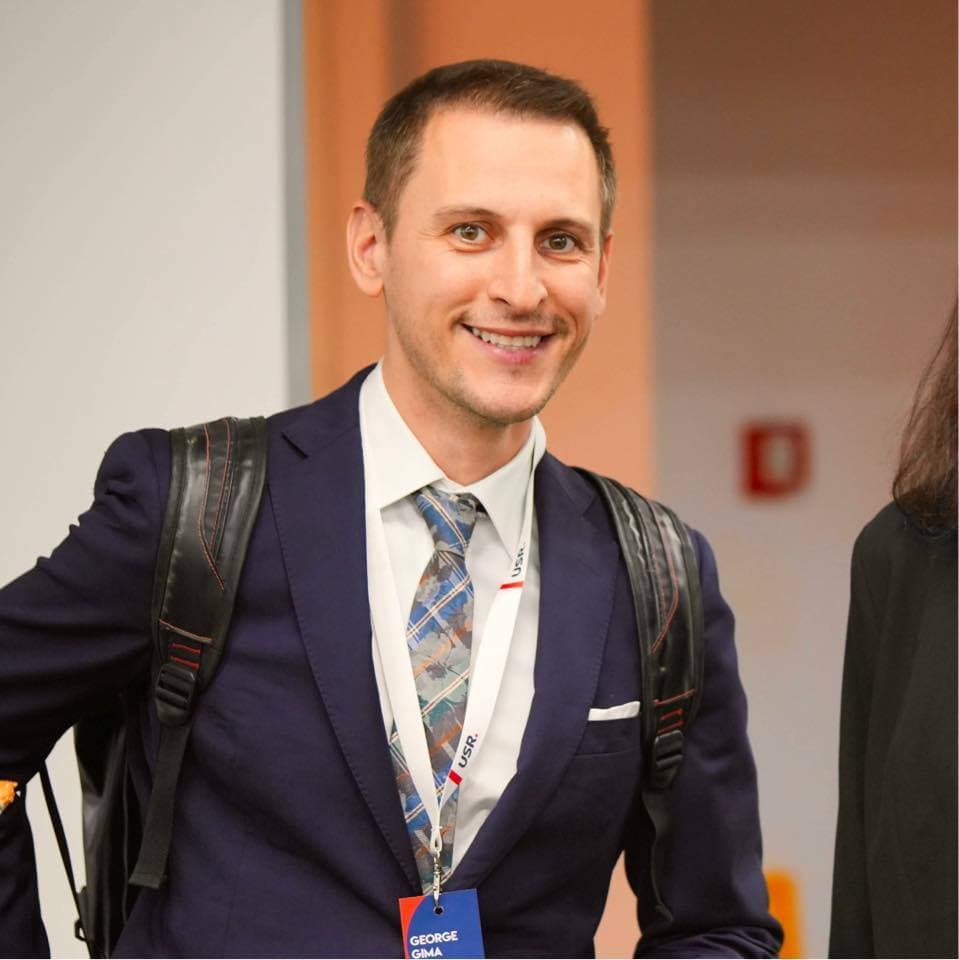 George Gima (USR), despre sentinţa în cazul lui Dominic Fritz: Mai degrabă e multă emoţie în spaţiul public. Nu e o anchetă penală, e administrativă / Despre acuzaţiile aduse lui Ciprian Ciucu: Într-o democraţie trebuie probată vinovăţia cuiva