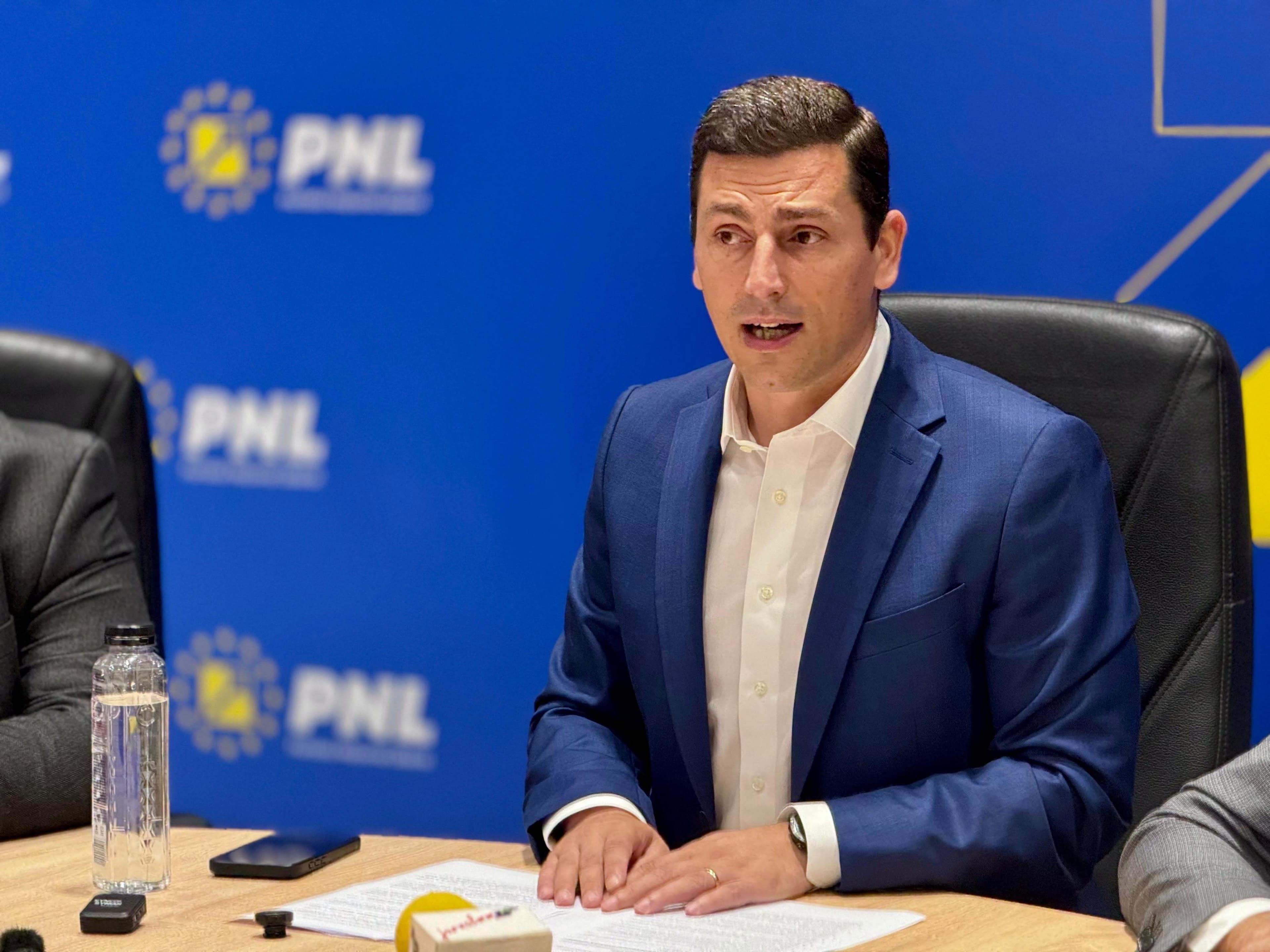 Ionel Bogdan (PNL): Veştea este suficient de cunoscut în partid astfel încât, dacă îşi va înregistra moţiunea până mâine la ora 17.00 să poată să convingă suficienţi colegi / Despre excludere: Decizia, în Biroul Permanent nou ales