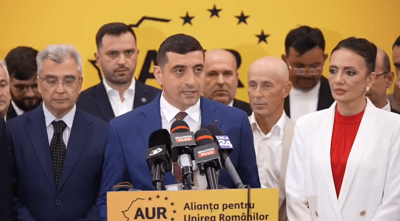 UPDATE - Preşedintele AUR anunţă că aşteaptă în continuare precizări de la preşedintele Nicuşor Dan dacă sunt extremişti / Parlamentarii AUR nu au deocamdată alt mandat decât să iasă din sală la votul de învestitură