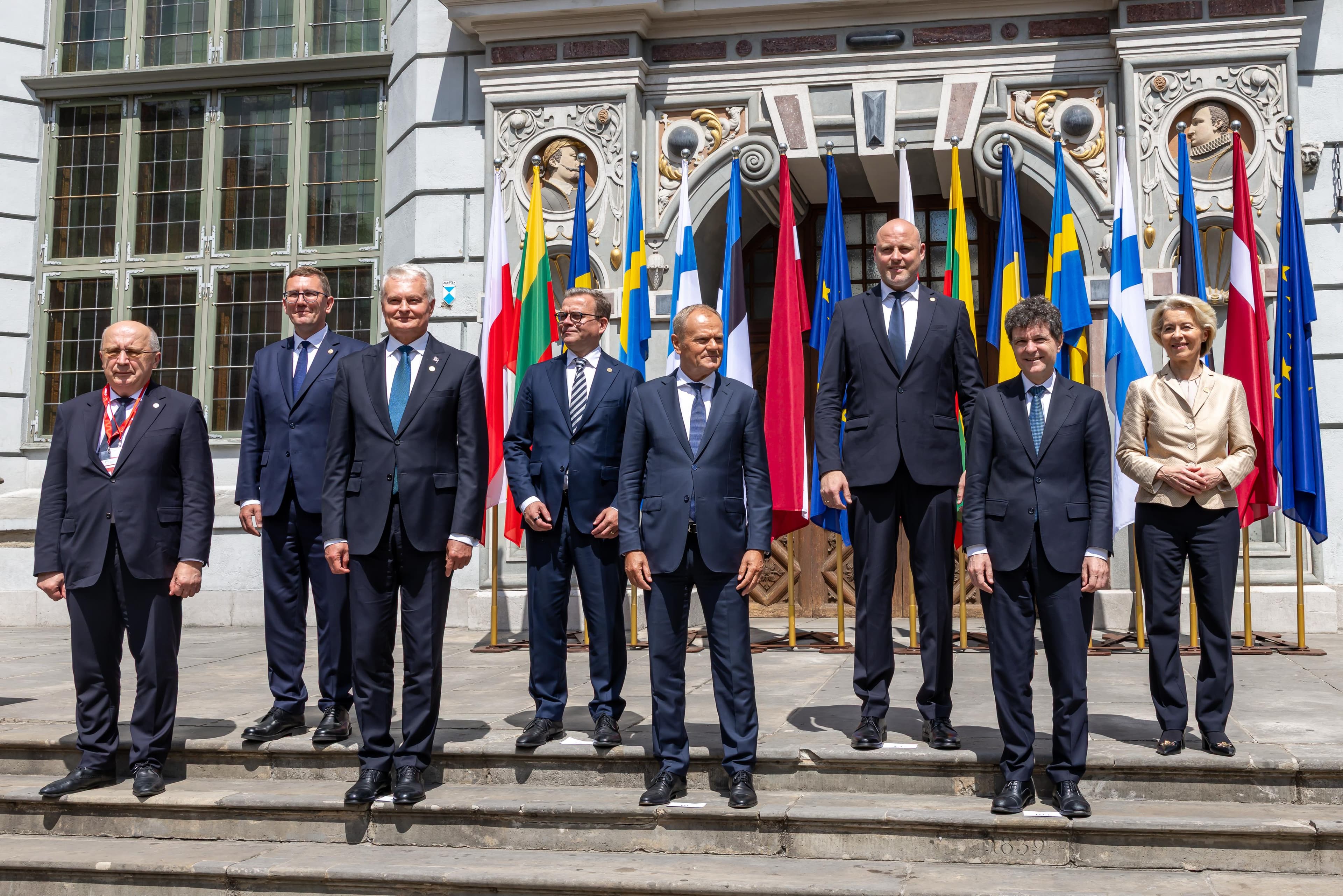 Preşedintele Nicuşor Dan, sâmbătă, în Polonia, la o reuniune găzduită de preşedinţii Poloniei, Estoniei, Letoniei şi Lituaniei / Discuţii despre întărirea securităţii europene în faţa războiului de agresiune al Rusiei împotriva Ucrainei