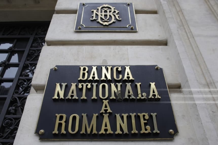 BNR: Rata anuală a inflaţiei e aşteptată să ajungă la 10,3 % la jumătatea anului şi să se situeze la 5,5 % în decembrie, faţă de nivelurile de 9,8%, respectiv 3,9% anticipate/ Riscurile la adresa ratei de schimb a leului rămân ridicate