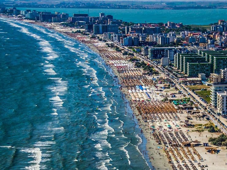 INS: Sosirile şi înnoptările în structurile de primire turistică cu funcţiuni de cazare (in-clusiv apartamente şi camere de închiriat), în scădere cu până la 11,6%, în aprilie, faţă de anul trecut. Cei mai mulţi turişti au venit din Italia şi Germania