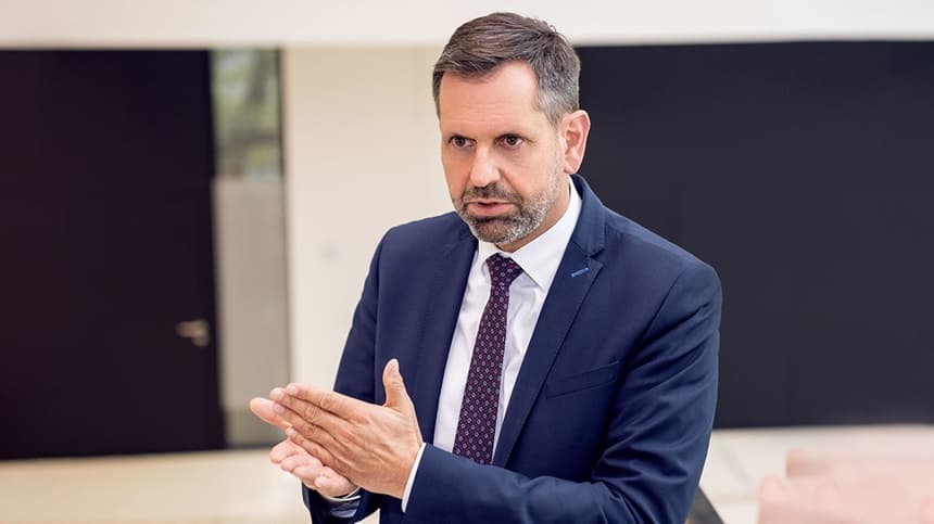 Un acţionar important al Volkswagen propune mutarea în Germania a producţiei unor modele destinate Chinei, pentru a salva locurile de muncă
