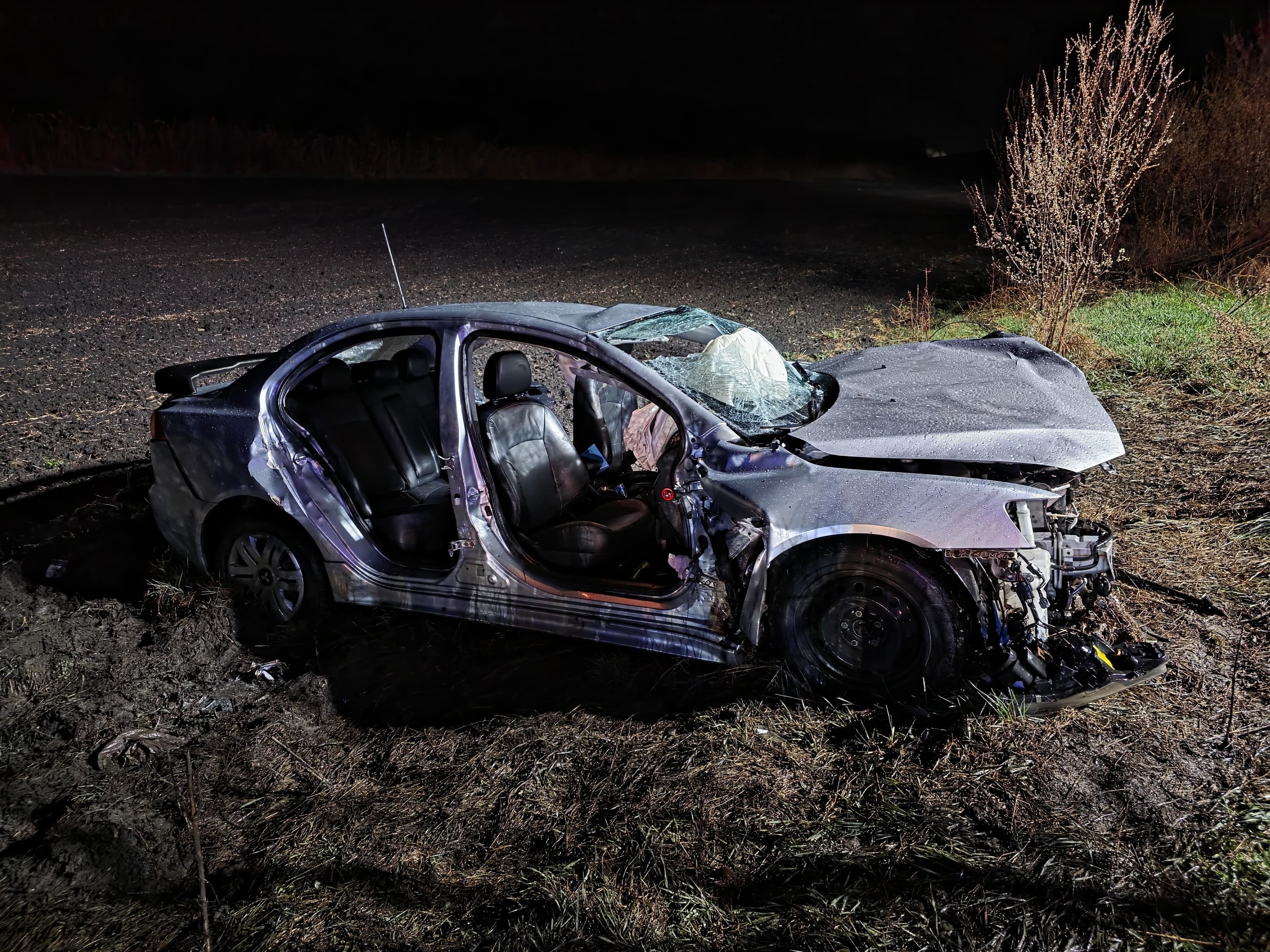 Accident grav în noaptea de sâmbătă spre duminică în județul Cluj: Două autoturisme implicate, cinci persoane încarcerate