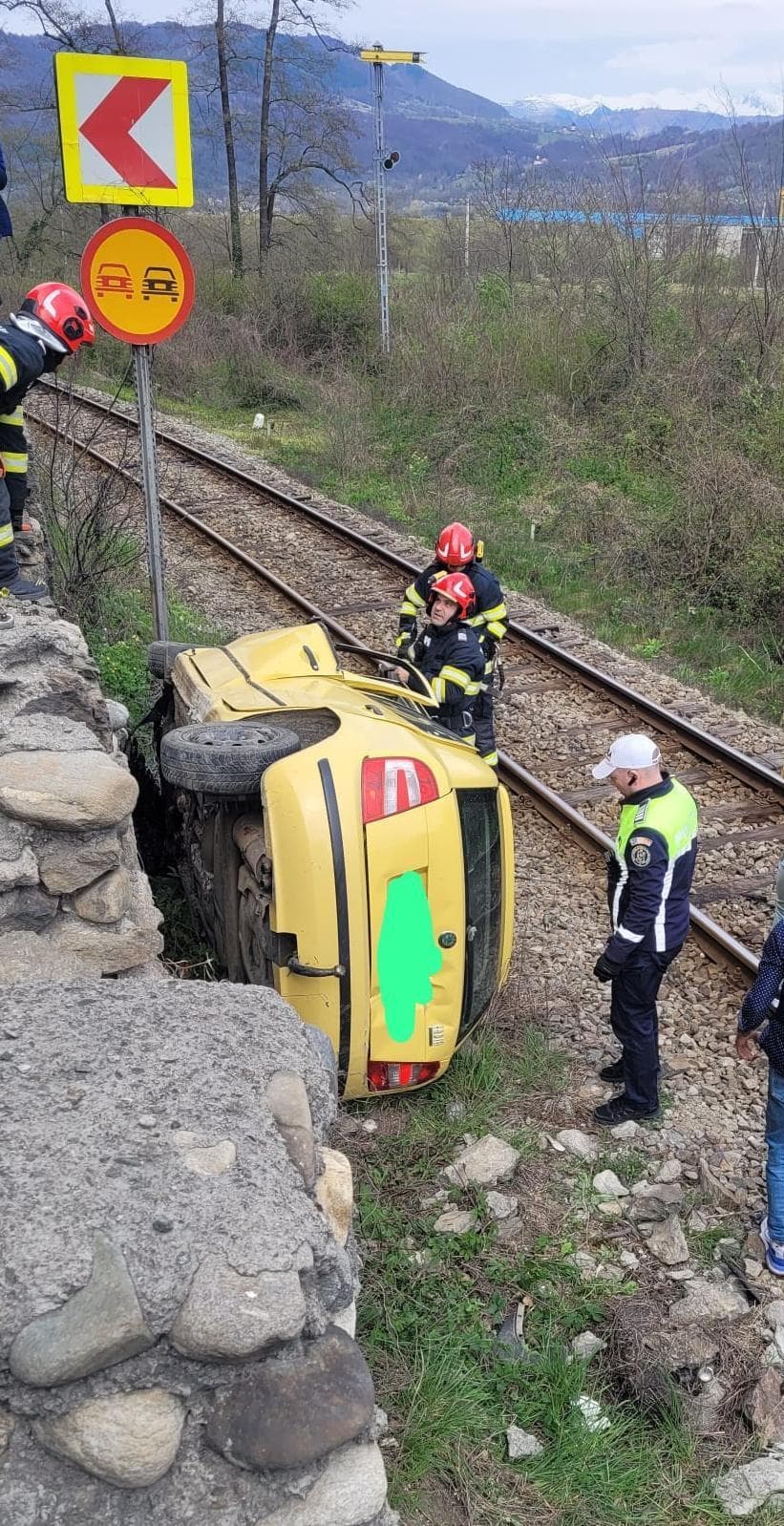 Tânăra de 23 de ani, rănită în accidentul din judeţul Vâlcea a murit la spital