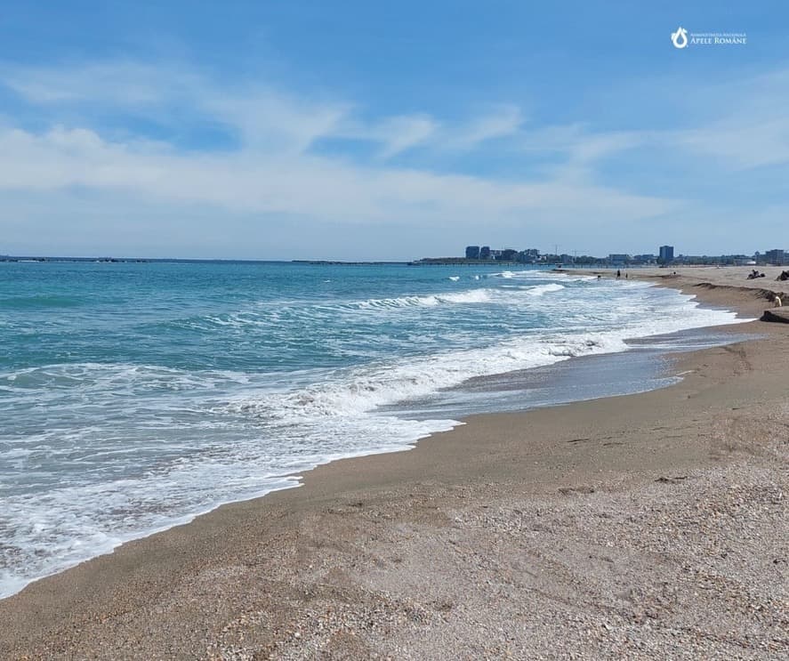 DRONĂ EXPLODATĂ LA CONSTANŢA - Peste 1100 de persoane au fost evacuate de pe plajele de pe litoral