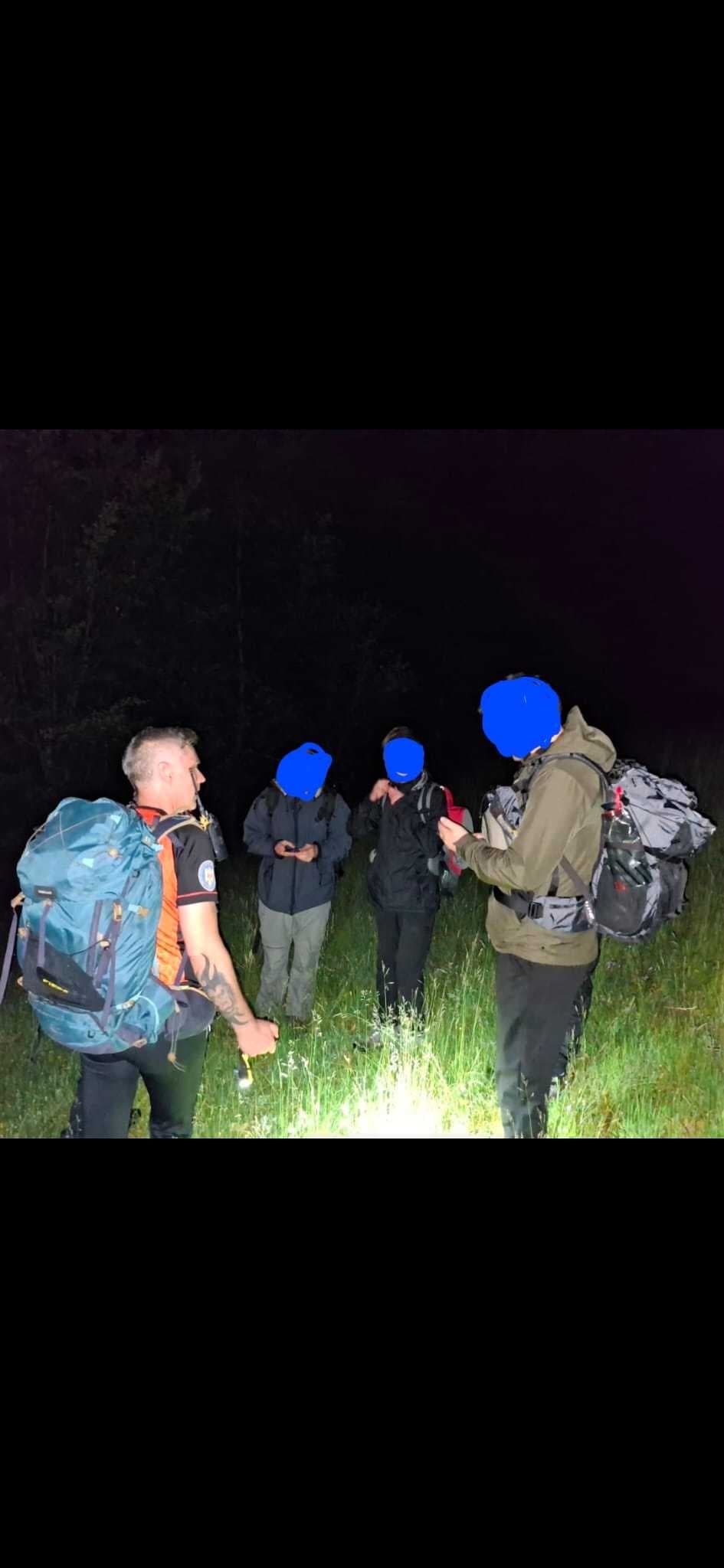 Maramureş: Patru cetăţeni ucraineni, epuizaţi după mai multe zile petrecute în munţi, recuperaţi de salvamontişti