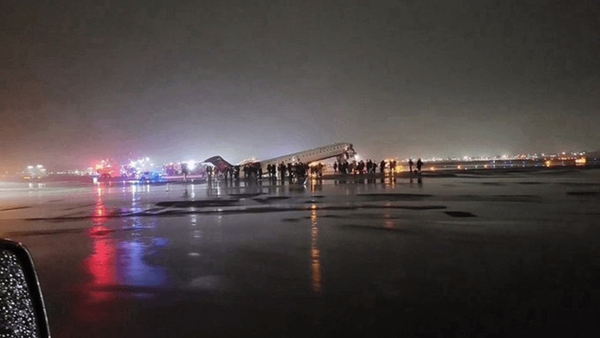 New York: Un avion a lovit un vehicul pe pistă la aeroportul LaGuardia. Traficul a fost întrerupt - VIDEO