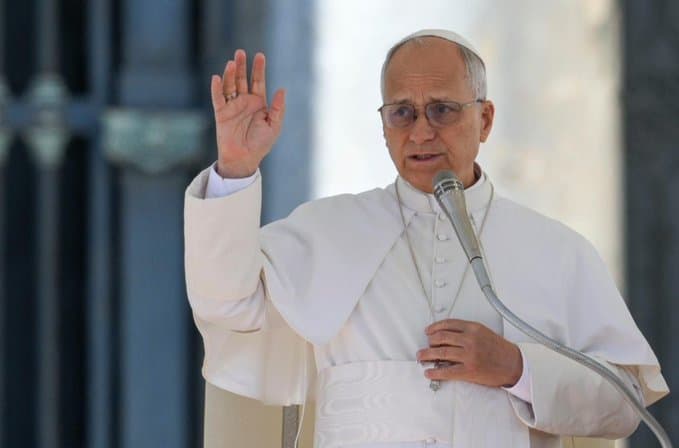Poliţia investighează o ameninţare cu bombă la reşedinţa din zona Chicago a fratelui Papei Leon