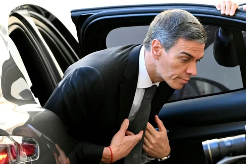 Pedro Sanchez îl susţine în continuare, la Vatican, după ce se întâlneşte cu Papa Leon al XIV-lea, pe Luis Rodríguez Zapatero, inculpat cu privire la trafic de influenţă