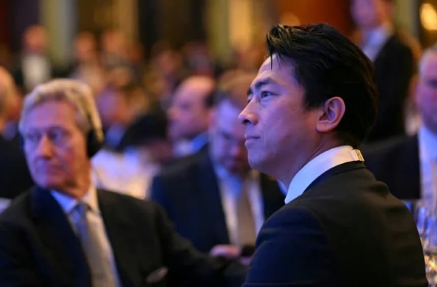 Ministrul japonez al Apărării respinge, la Dialogul de la Shangri-La, acuzaţii de ”militarism” ale Chinei. Japonia urmează să transfere Filipinelor în 2027 distrugătoare de clasa Abukuma şi avioane de tip TC-90.