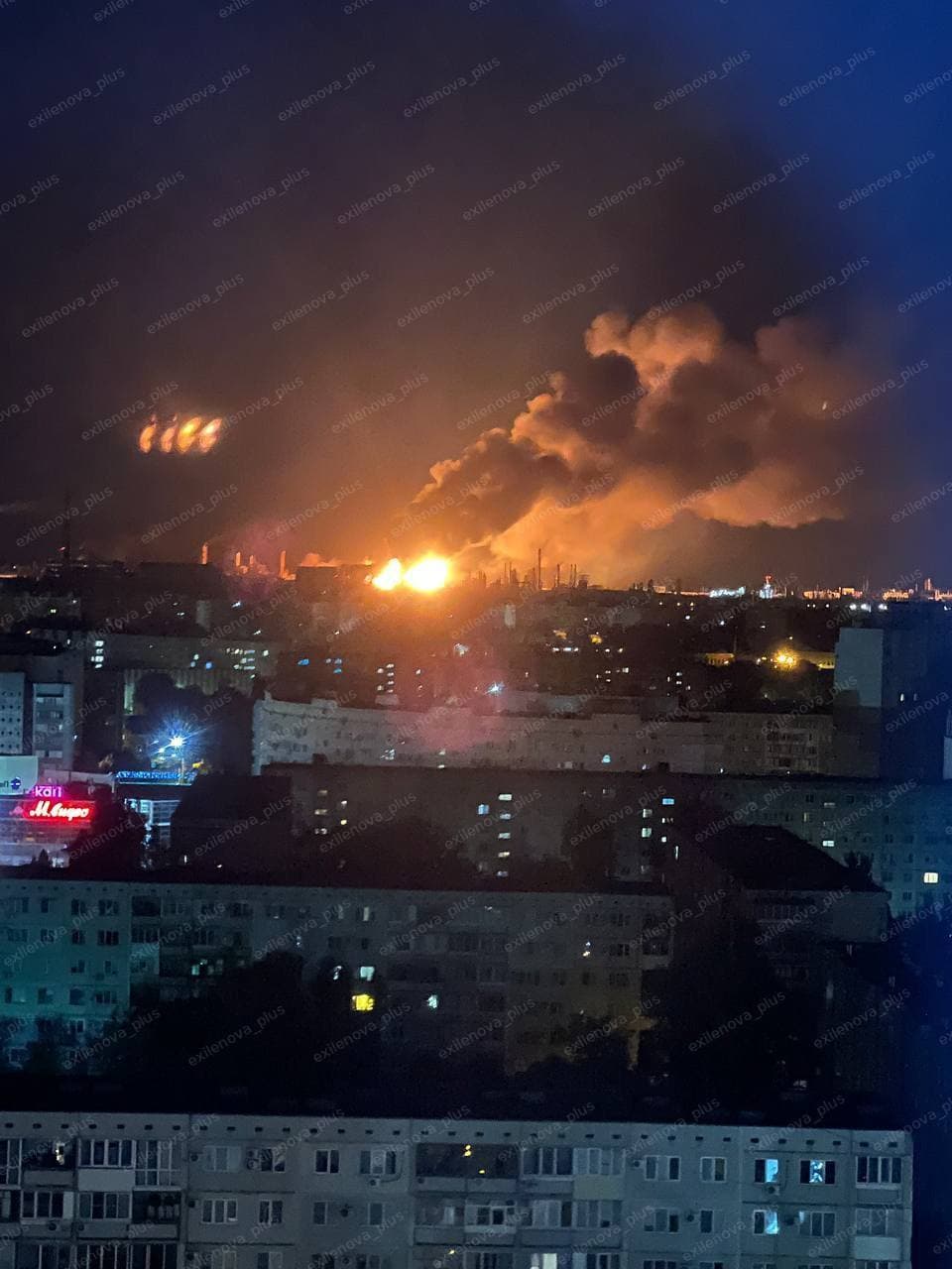Armata ucraineană loveşte infrastructura petrolieră a Rusiei din regiunea Volgograd. Un atac cu drone ucrainean a provocat moartea unei persoane şi a declanşat un incendiu în portul rus Temriuk