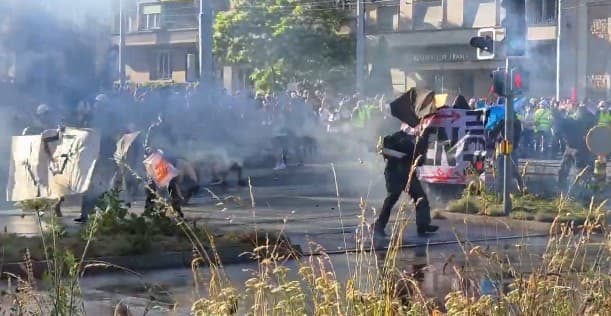 Numeroase ciocniri au avut loc între manifestanţi şi poliţie în zona sediului ONU din Geneva, în cadrul unui protest faţă de summitul G7 - VIDEO