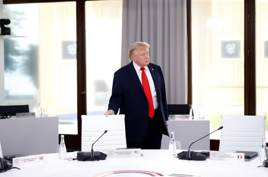 Trump vrea să supună aprobării Congresului acordul cu Iranul şi exclude, la Evian, orice schimbare a regimului