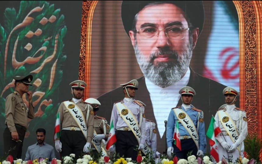 Mojtaba Khamenei aprobă, cu rezerve, acordul cu SUA, incertitudini cu privire la negocierile nucleare