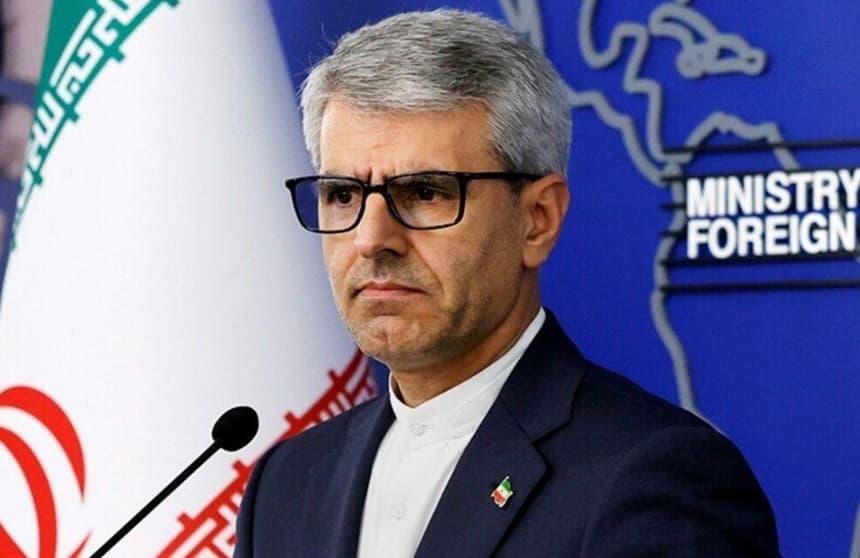 Iranul anunţă că a purtat o ”discuţie scurtă” cu SUA despre dosarul nuclear iranian. ”Nu putem spune că au început negocieri în dosarul nuclear”, a fost vorba despre ”prezentarea poziţiilor”, subliniază Teheranul