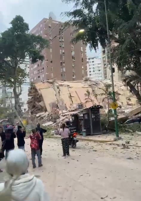 UPDATE - Un dublu cutremur a zguduit puternic Venezuela. S-au prăbuşit clădiri şi se preconizează „un număr mare de victime”, posibil între 10.000 şi 100.000. A fost decretată starea de urgenţă. Mărturii ale localnicilor înspăimântaţi - VIDEO
