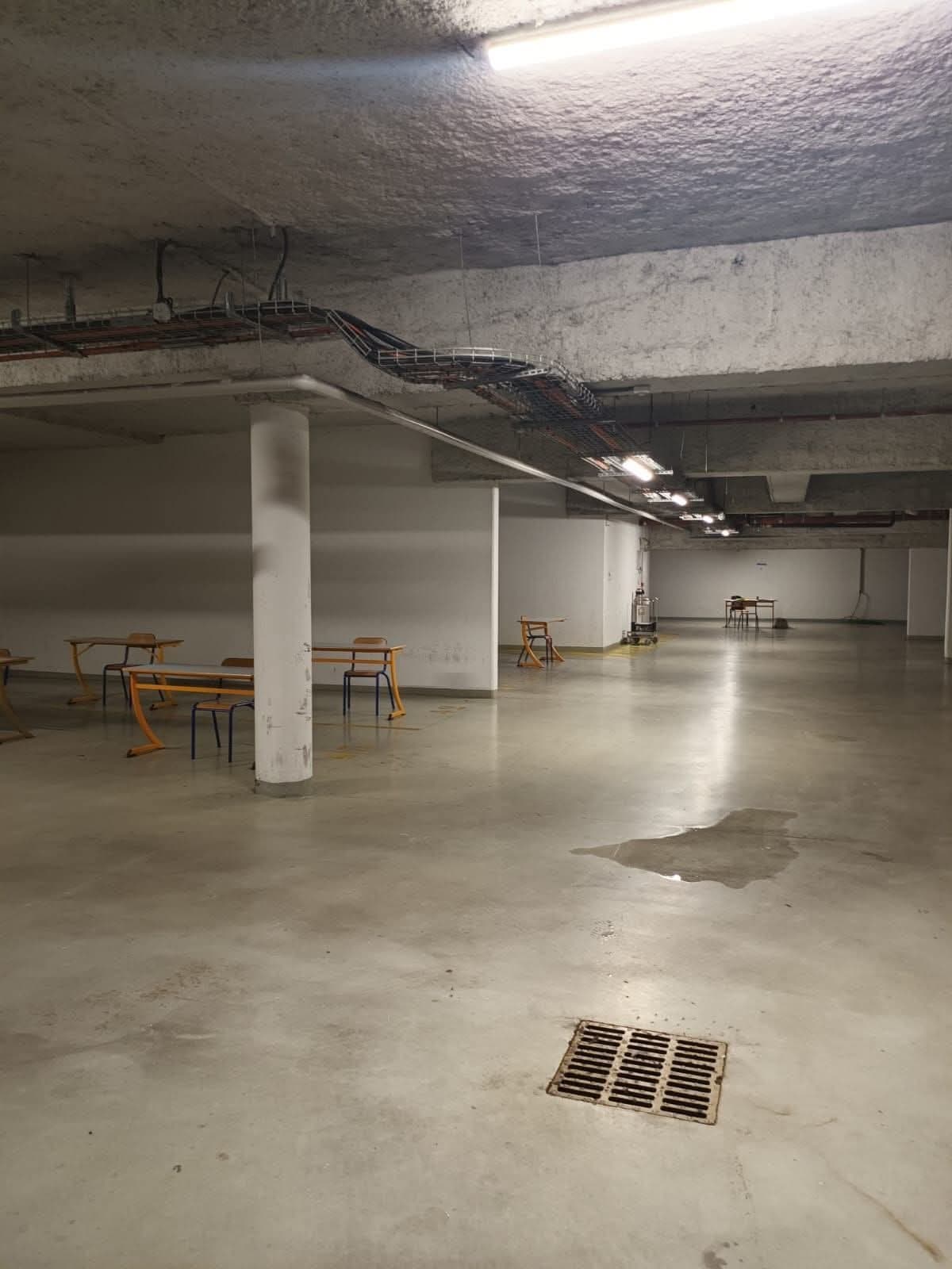 Situaţii inedite în Franţa din cauza caniculei: Probă orală la bac susţinută într-o parcare subterană. Goana după ventilatoare provoacă altercaţii în magazine. Supermarketurile, rugate să doneze gheaţă pompierilor