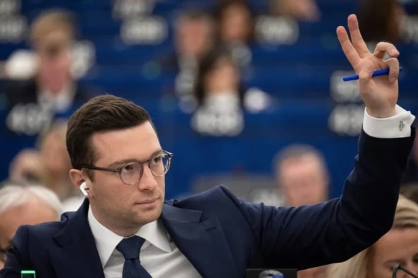 Parchetul European anunţă percheziţii în Franţa, Spania, Italia şi Belgia împotriva fostului grup europarlamentar Identitate şi Democraţie, din care făcea parte Partidul Rassemblement National, cu privire la deturnare de fonduri europene