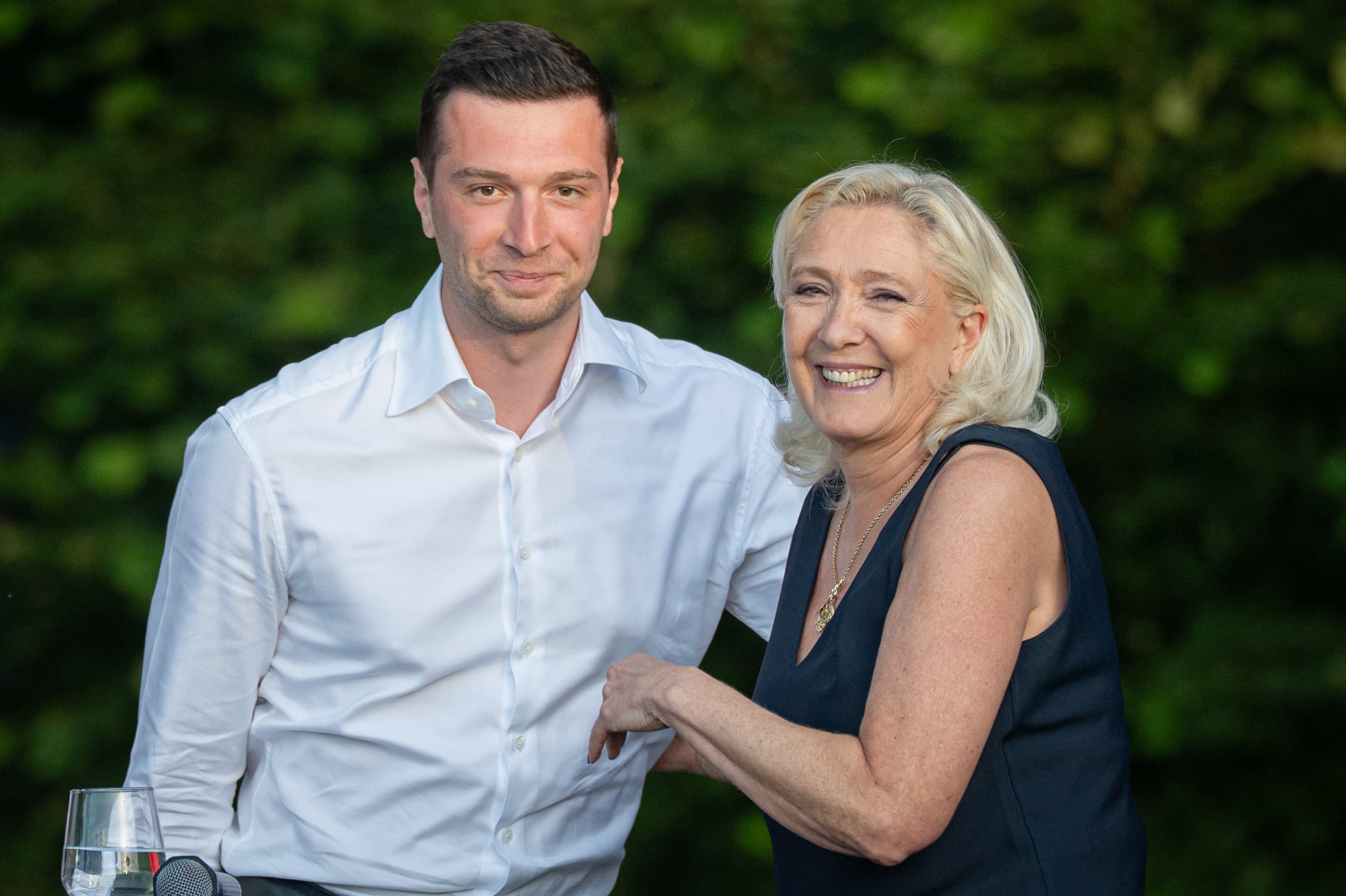 UPDATE - Marine Le Pen îşi anunţă candidatura la alegerile prezidenţiale din 2027 şi confirmă că Jordan Bardella va fi prim-ministrul său