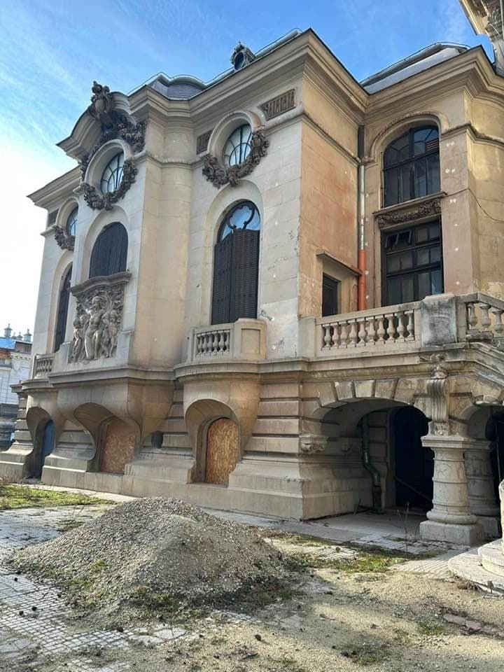 Comisie de experţi din domeniul patrimoniului cultural mobil, constituită de Ministerul Culturii pentru a verifica cum sunt păstrate bunurile de la Muzeul "Enescu"