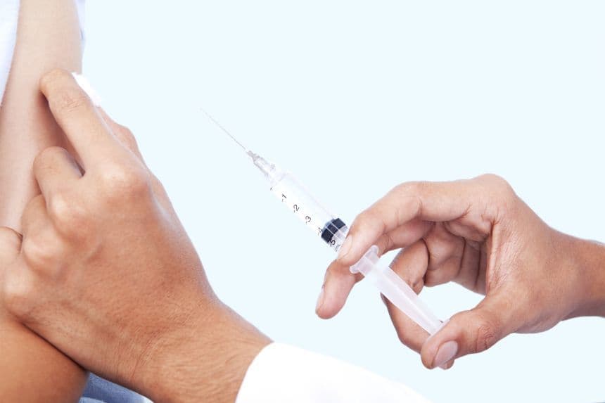 Un singur vaccin, creat cu ajutorul AI, ar putea oferi protecţie împotriva unor familii întregi de virusuri, inclusiv Ebola şi SARS