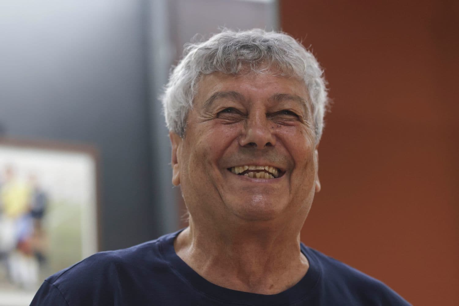 Moment de reculegere în memoria lui Mircea Lucescu în Superligă, Liga 2 şi Liga 3