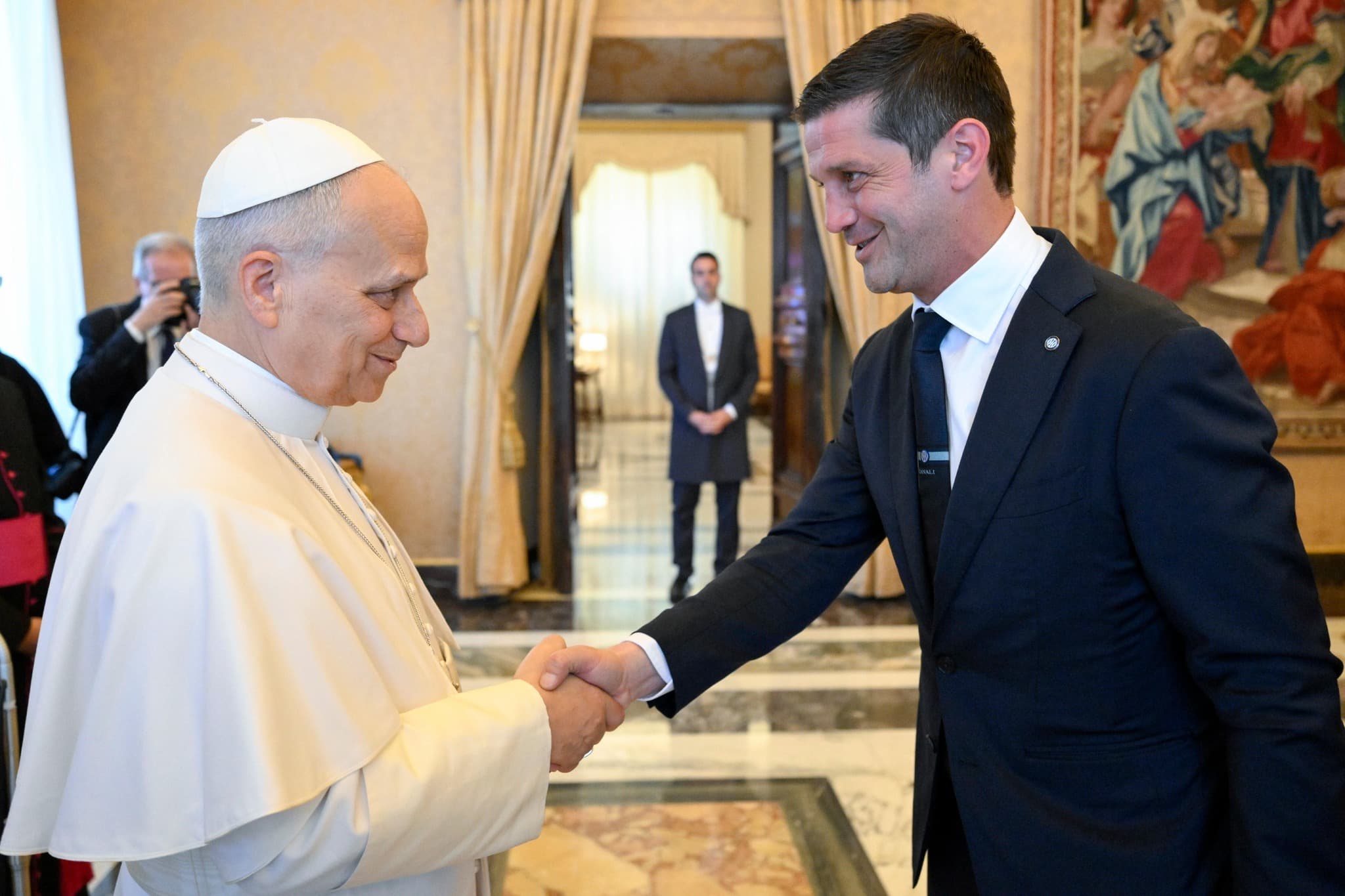 Campioana Inter la Vatican: Cristian Chivu şi jucătorii săi au fost primiţi de Papa Leon. "În timp ce vă felicit, vă invit să reflectaţi asupra experienţei trăite"