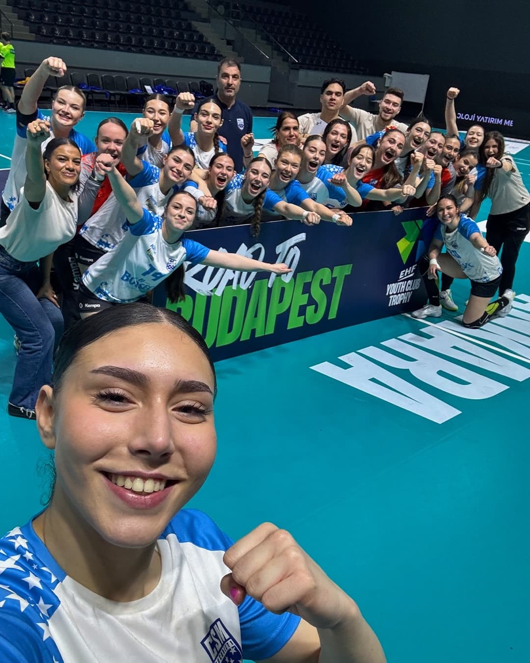 Handbal feminin: CSM Bucureşti învinge Gyor ETO în prelungiri şi se califică în finala Ligii Campionilor la U17