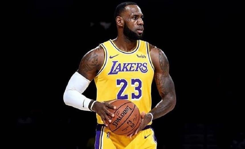 NBA: La 41 de ani, LeBron James îşi ia rămas bun de la Lakers, dar amână retragerea