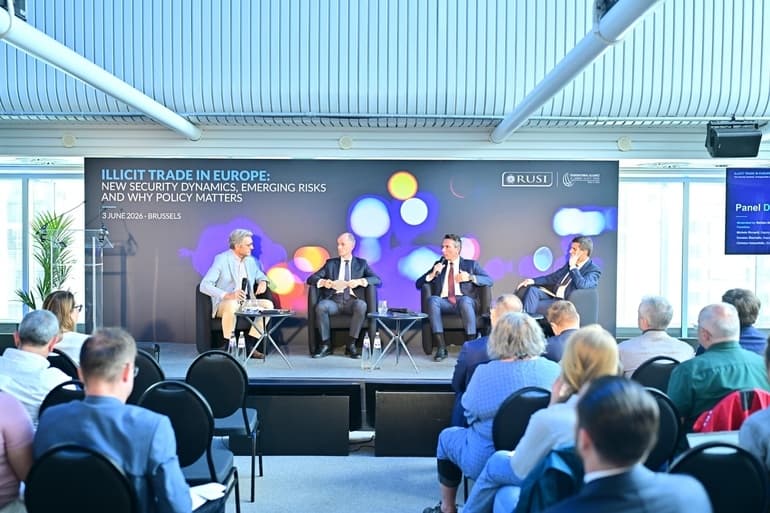 Raport KPMG: Europa atinge cel mai ridicat nivel al consumului ilicit de ţigări din ultimii 10 ani. În România, contrabanda şi contrafacerea ajung la 6,9% şi generează pierderi de 324 milioane euro