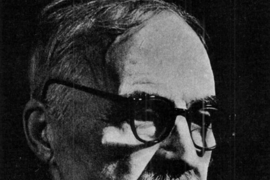 Dragă Filip, există un poet care a făcut frumusețe din noroi. Arghezi și secretul poeziei incomode. Literatura română povestită copilului meu. Episodul 13