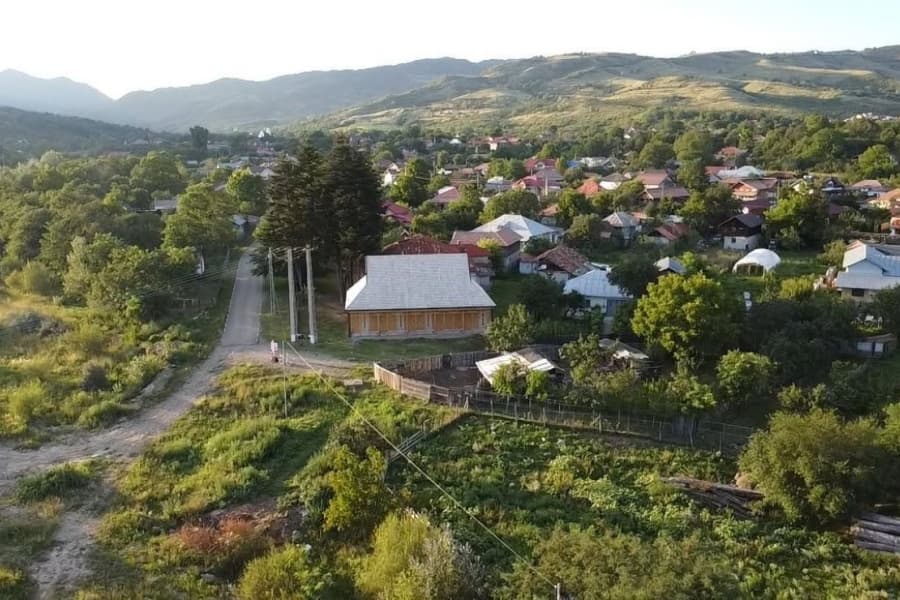 La 14 ani, Silvia era voluntară pe șantierele caselor pentru familii vulnerabile. Acum proiectează orașe și comunități împreună cu oamenii care le locuiesc. „Opinia lor este importantă și ascultată”