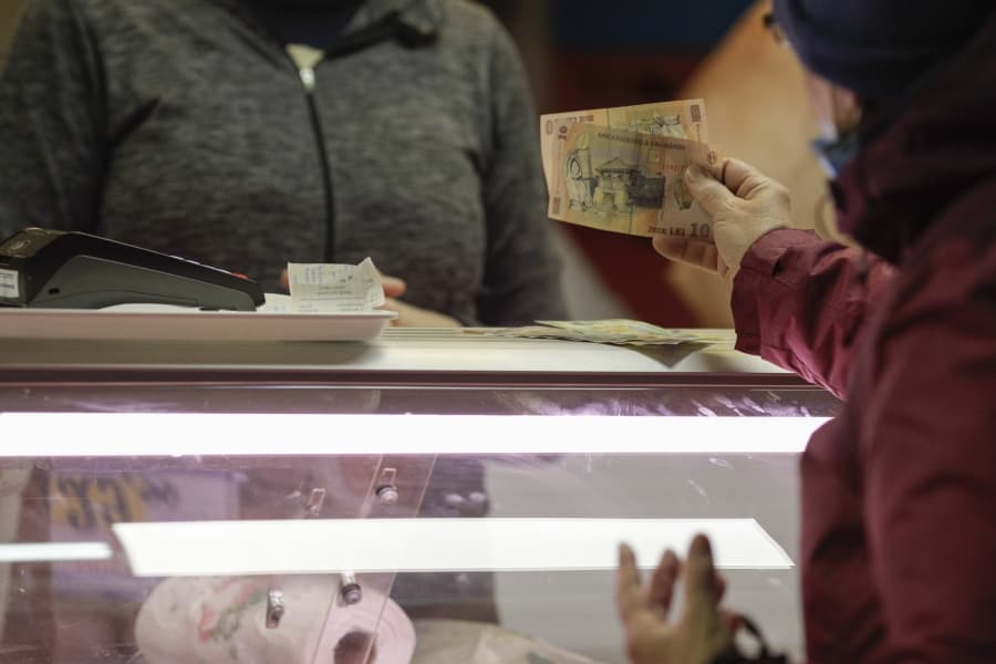 Poveste din Piața Obor. Cineva și-a pierdut câteva sute de lei pe jos, iar măcelarul mi-a făcut o „propunere” care mi-a rămas în minte și după câteva zile