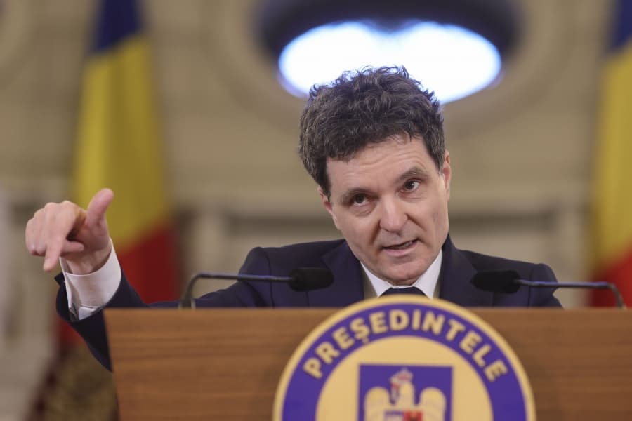 Nicușor Dan „nu se mai implică” în formarea unui nou guvern și somează partidele să găsească cele 233 de voturi necesare învestirii