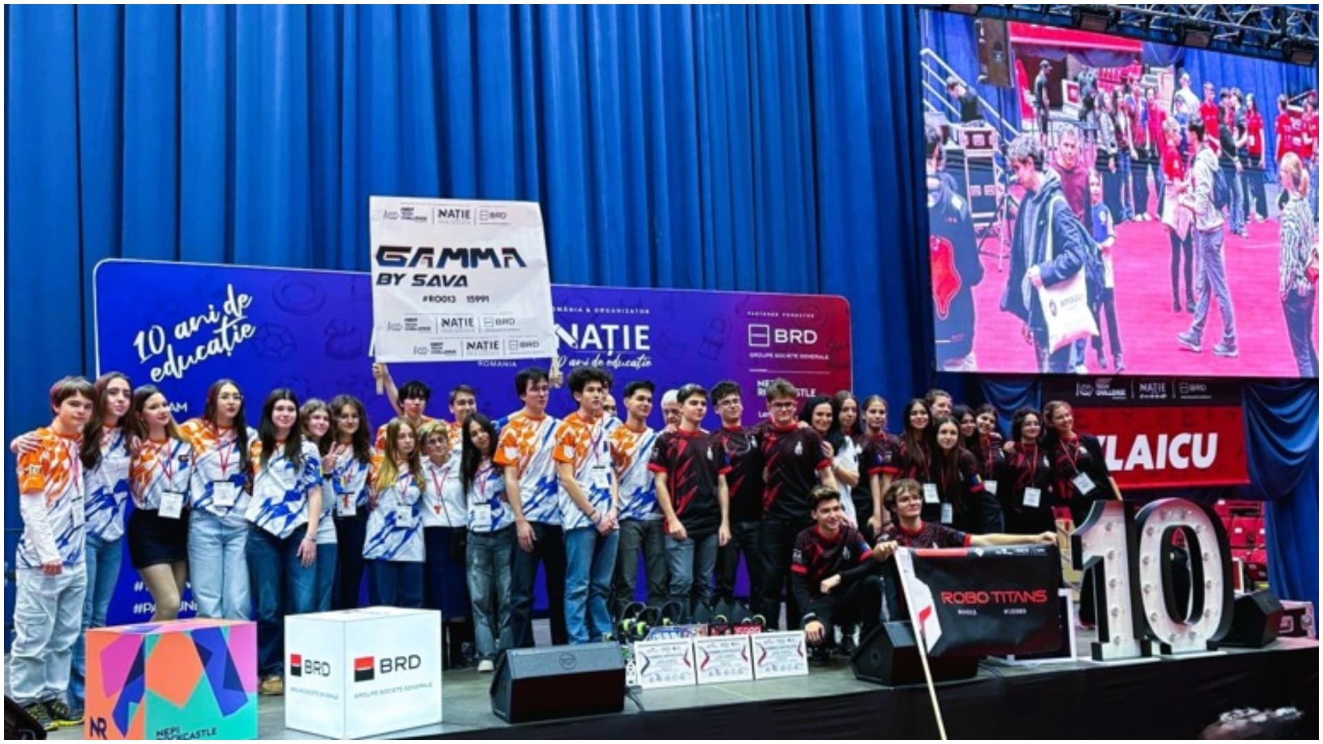 FOTO | Două echipe de la Liceul „Sfântul Sava” s-au calificat la competiții internaționale de robotică. Elevii urmează să plece la concursurile din SUA și Olanda