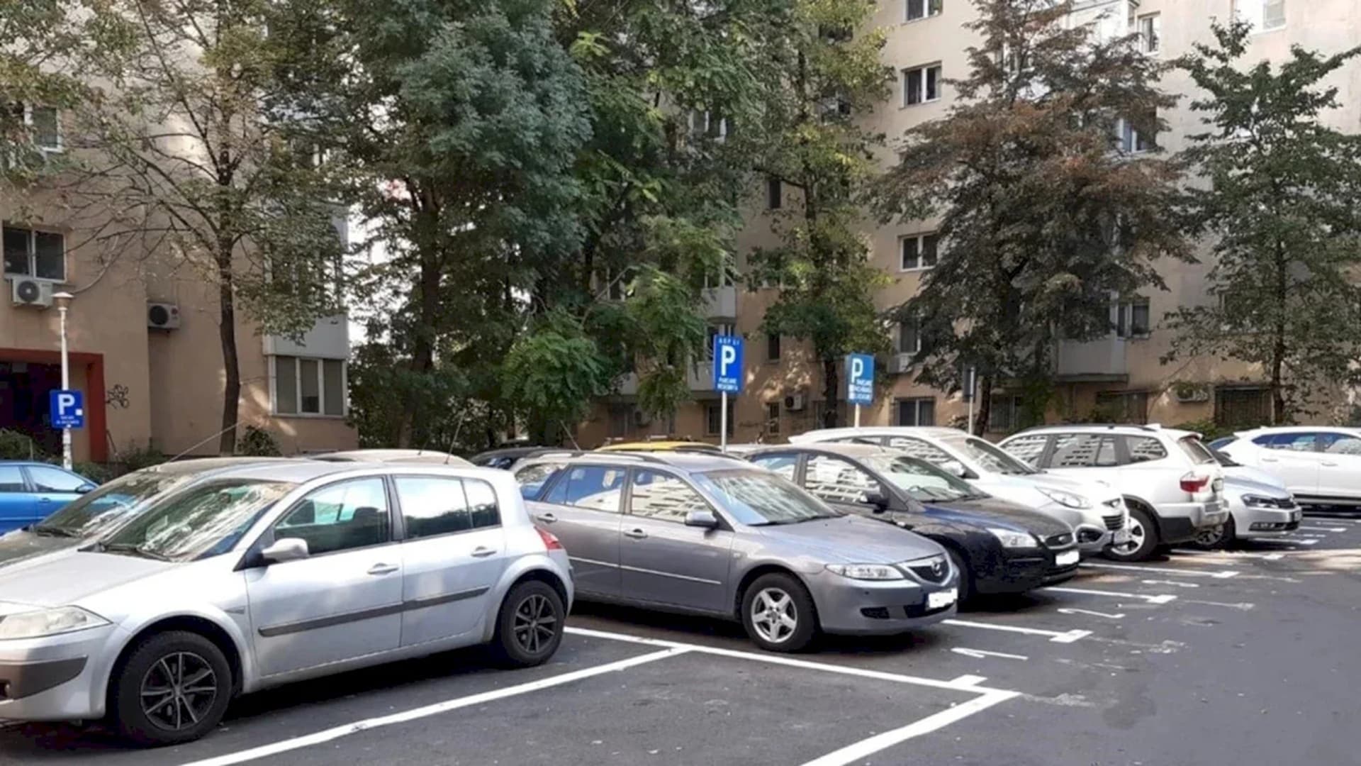 FOTO | Platformă pentru parcările din Sectorul 1, făcută cu AI în două ore. „I-am dat instrumentului de inteligență artificială un teanc de hârtii pentru site”, a spus Tuță