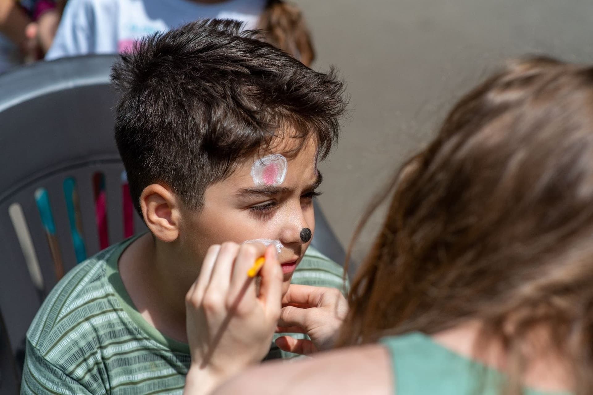 Ateliere de pictură pentru copii în Piața Ialomiței. Înscrierile se fac pe principiul „primul venit, primul servit”
